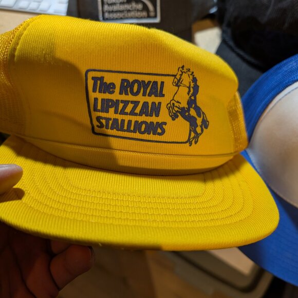 Bundle of hats (mostly brand new!) - Picture 2 of 9